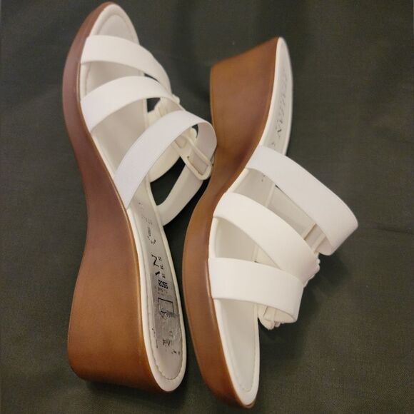 BRAND NEW ITALIAN SHOEMAKER SIDE FORAL DESIGN WEDGE SANDAL - Picture 11 of 15